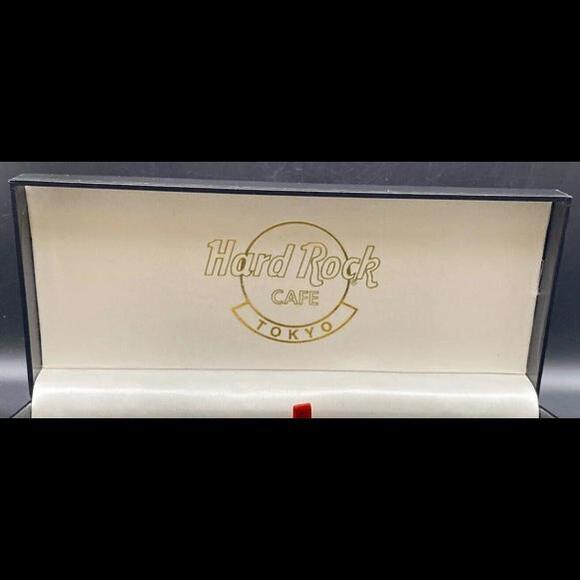 RARE Hard Rock Cafe TOKYO 2000 HALLOWEEN ~ Monsters Band Limited Edition Pin Set - Picture 8 of 9